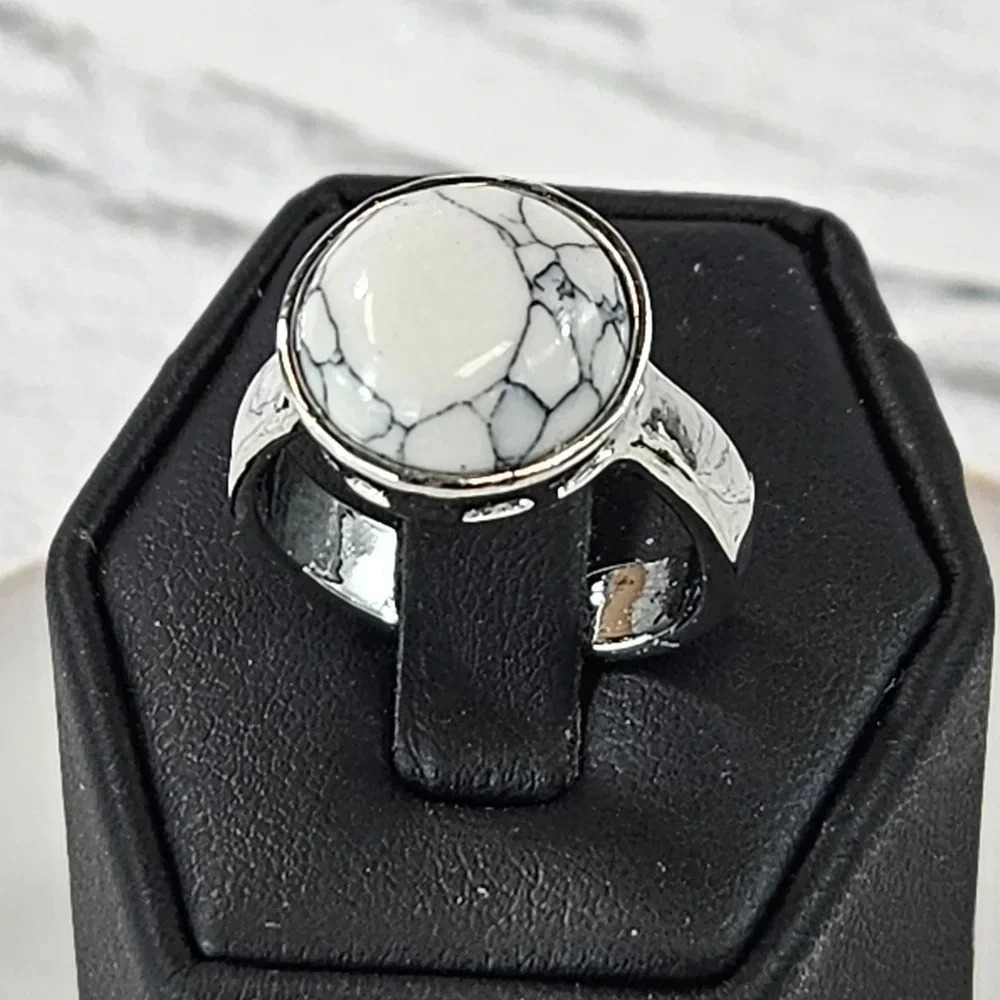 White Circle Adjustable Fashion Ring  A39